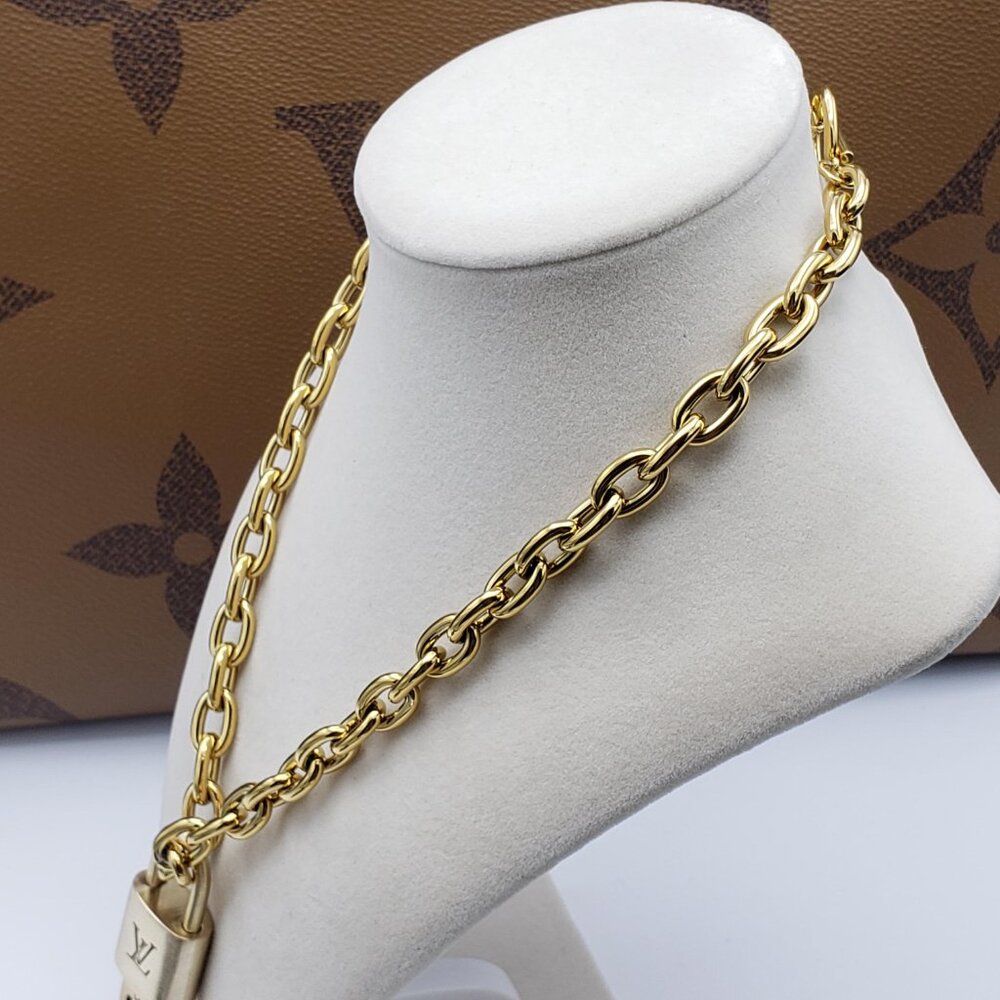 18K Gold-Plated Necklace with Authentic Louis Vuitton Padlock - Picture 10 of 12